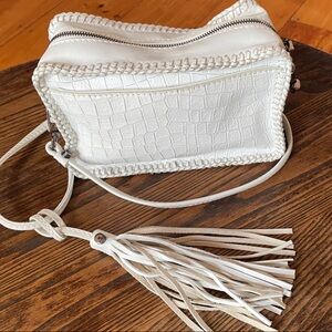 Beautiful Botkier New York white leather shoulder bag w tassel m